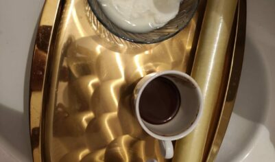 Не выбрасывайте кофейную гущу – это отличный скраб, не хуже спа-процедур. Делюсь рецептом