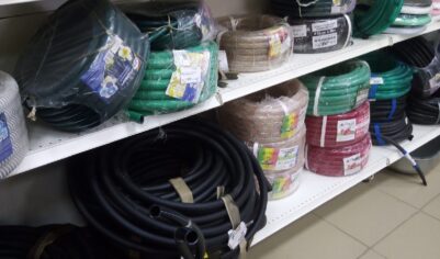 Для чего я непременно покупаю силиконовый шланг, хотя он очень дорогой – для капельного полива в теплице