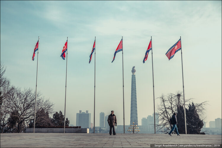 Как выглядит Пхеньян на Новый год и чем 1 января отличается от остальных дней для всех жителей Северной Кореи0
