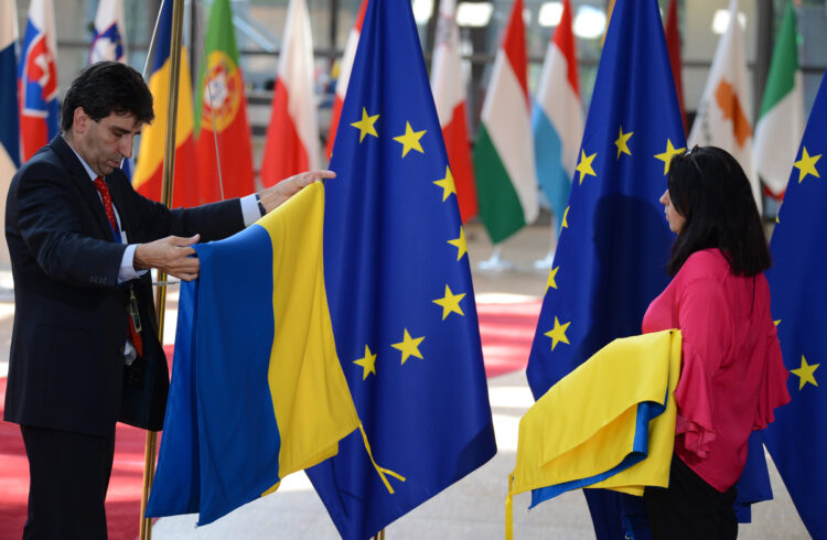 Для чего США, ЕС и Великобритания обсуждают урегулирование на Украине – без Москвы и Киева?0