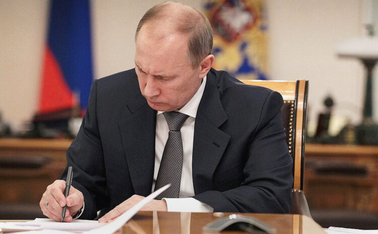 Путин подписал указ о выплате долга России рублями или инфаркт для либералов0