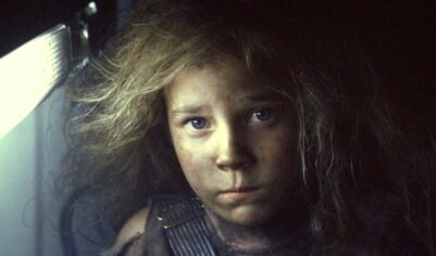 В этой женщине не узнать чумазую малышку: в кого превратилась девочка из фильма «Чужие»