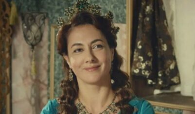 В 53 так не выглядят: Фатьма-султан из «Великолепного века» в жизни еще краше, чем на экране