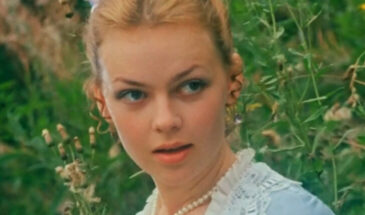 Отвергнув звёздного Меньшикова, вышла замуж за преподавателя. Родила в 40 и стала невестой в 60. Елена Валюшкина и её «Формула любви»