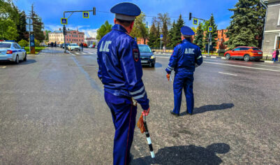 «Стал стариком — сдавай права?»: В России предложили запретить садиться за руль пожилым водителям