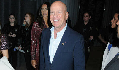 Тяжелобольного актера Брюса Уиллиса заметили на публике