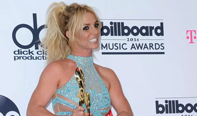 «Я вышла замуж»: Бритни Спирс в белом платье и фате сделала заявление