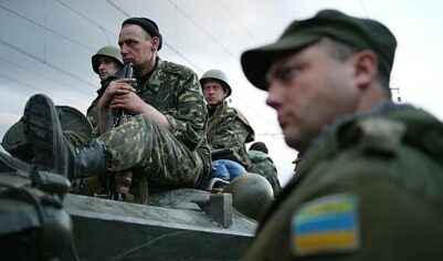 Бойцы бригады ВСУ вышли на митинг из-за отсутствия достаточного количества вооружений