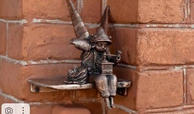 Арт — надзор и непримиримые борцы с собирателями лунного света