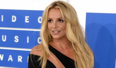 Сожгла брови и ресницы: Бритни Спирс едва не изуродовала свое лицо