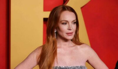 «Неузнаваемая»: папарацци заметили Линдси Лохан на прогулке с семьей