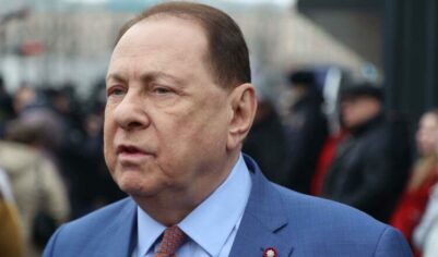 77-летнего Марка Варшавера госпитализировали с пневмонией