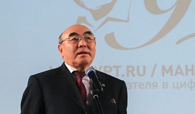 Аскар Акаев: «Цветные революции» используются США для смены неугодных Вашингтону лидеров в различных странах