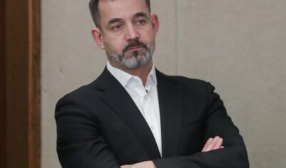 Дмитрий Певцов набросился на Константина Богомолова