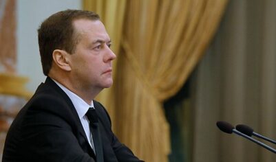Медведев рассказал о том, как принял решение об ответном ударе по войскам Грузии