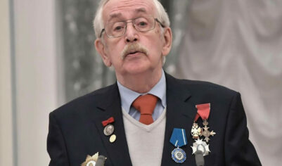 СМИ: Василию Ливанову после инсульта грозит паралич