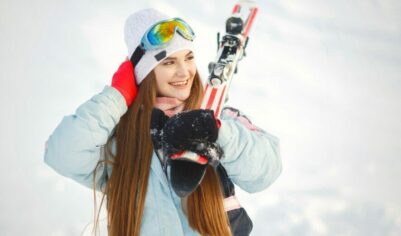 Как изменились цены на зимние виды спорта в России: насколько дорого сейчас кататься на лыжах, коньках и сноуборде