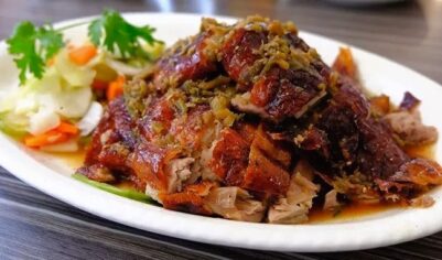 Гости замирают от восторга. Такую вкусную утку я еще не готовила.