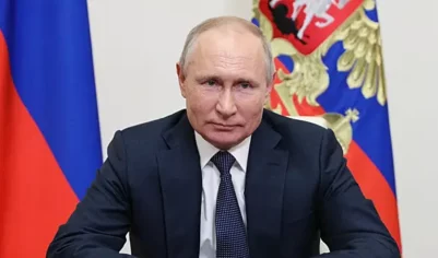 Путин сфотографировался с бойцами СВО в центре протезирования