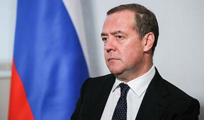 Медведев раскрыл способ управления Украиной Западом