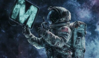 Космос моргает нам буквой «М»: что происходит в далекой галактике?