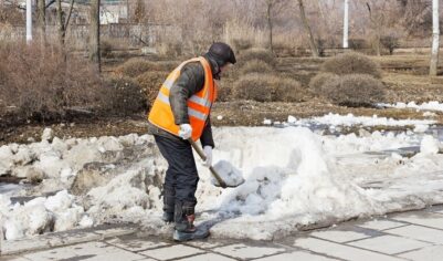 Дефицит дворников и токарей: как меняются тренды на рынке труда в России