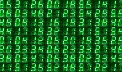 Если переплата по зарплате произошла из-за счётной ошибки работодателя, вернуть её можно только с согласия сотрудника