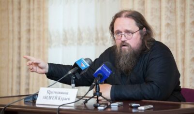 Мы считаем что идея дистанционной евхаристии, которую высказал Кураев реальна, перспективна и полезна.