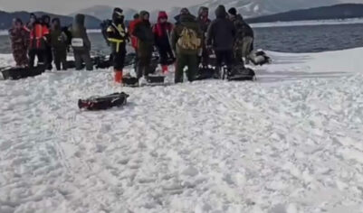 Сотни рыбаков унесло на льдине в море, но согласились на эвакуацию далеко не все. В чём причина