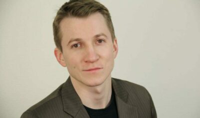 Врет о возрасте и банит за шутки про Любу: «Левина» из «Интернов» нашли в соцсетях