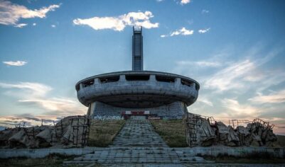 5 заброшенных строений эпохи коммунизма в странах соцлагеря