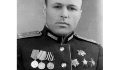 «В какой-то момент Зайцев стал малоконтролируемым»: вся жизнь Ирины Родниной на редких ч/б фото, как выглядели в молодости ее родители