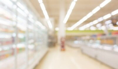 Такого никто не ожидал: россиянам пообещали резкое падение цен на продукты и одежду этой весной