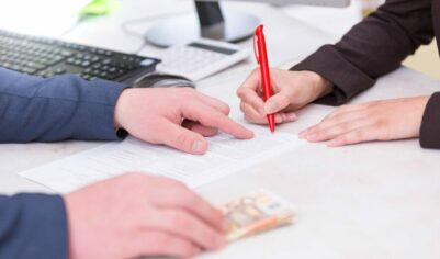 Вы можете отказать сотруднику в перечислении ему зарплаты на реквизиты третьего лица