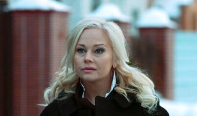 Уехала из России, вышла замуж, забросила кинематограф и сменила профессию. Как теперь живет актриса Елена Корикова? Как выглядит ее сын?