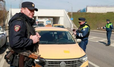 Больше никаких «Дорогу покажете?». Московских таксистов начнут штрафовать за незнание города