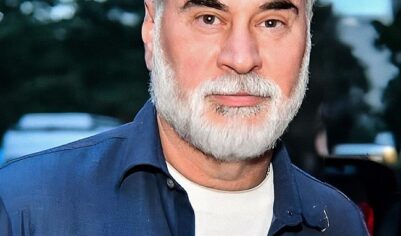 Валерий Меладзе уже гуляет с внуком
