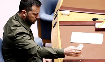 Зеленский призвал выяснить «планы России в Белоруссии этим летом»