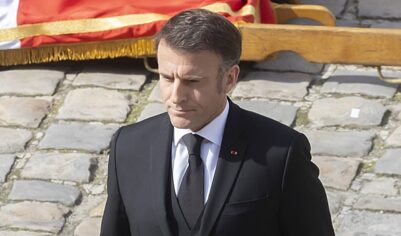 Макрон подал иск против американки из-за слов о трансгендерности* его жены
