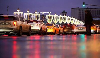 Москвичам рекомендовали отложить поездки на машинах до вечера 29 августа