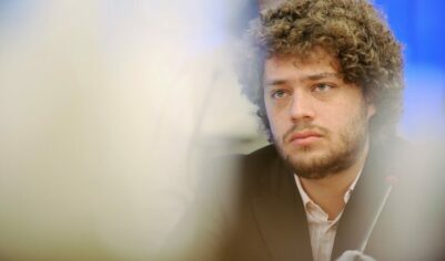 Варламову* грозит колония и штраф в 99 млн рублей после возращения в РФ. За что блогеру дали срок