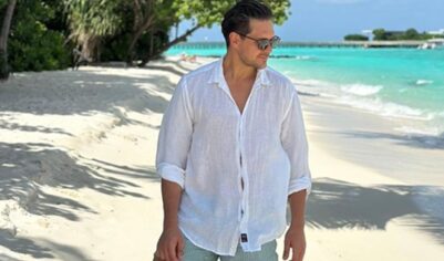 Милош Бикович поделился пляжными фото с женой и сыном