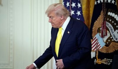 «Это предупреждение»: Трамп угрожал своему сотруднику