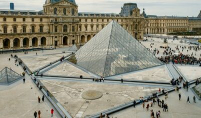 В Париже ограбили «Лувр». Каких экспонатов музей лишился всего за 7 минут