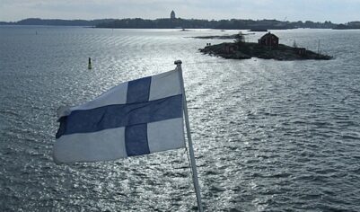 Враждебная страна начала крупные артиллерийские учения у границы с РФ