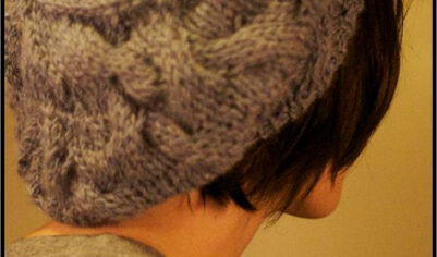 Шикарный берет спицами. Стильно и тепло