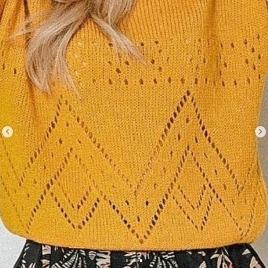 Модный желтый свитер с перфорацией и геометрическими узорами0