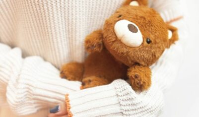 Психолог объяснила, почему взрослых тянет к детским игрушкам