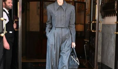 Полоски и тонкие полоски: Джулия Робертс и Лесли Бибб показывают нам, как носить одежду в тонкую полоску