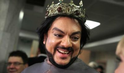 Известный певец посоветовал Киркорову одеться в костюм помидора